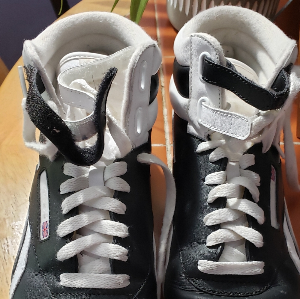 Hit Top Reeboks - Picture 4 of 4